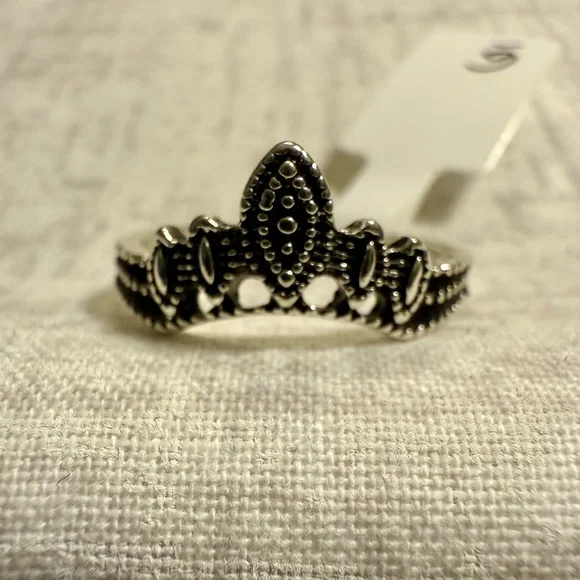 NWT Vintage-Inspired Crown Tiara Ring, Size 6 - Picture 2 of 4